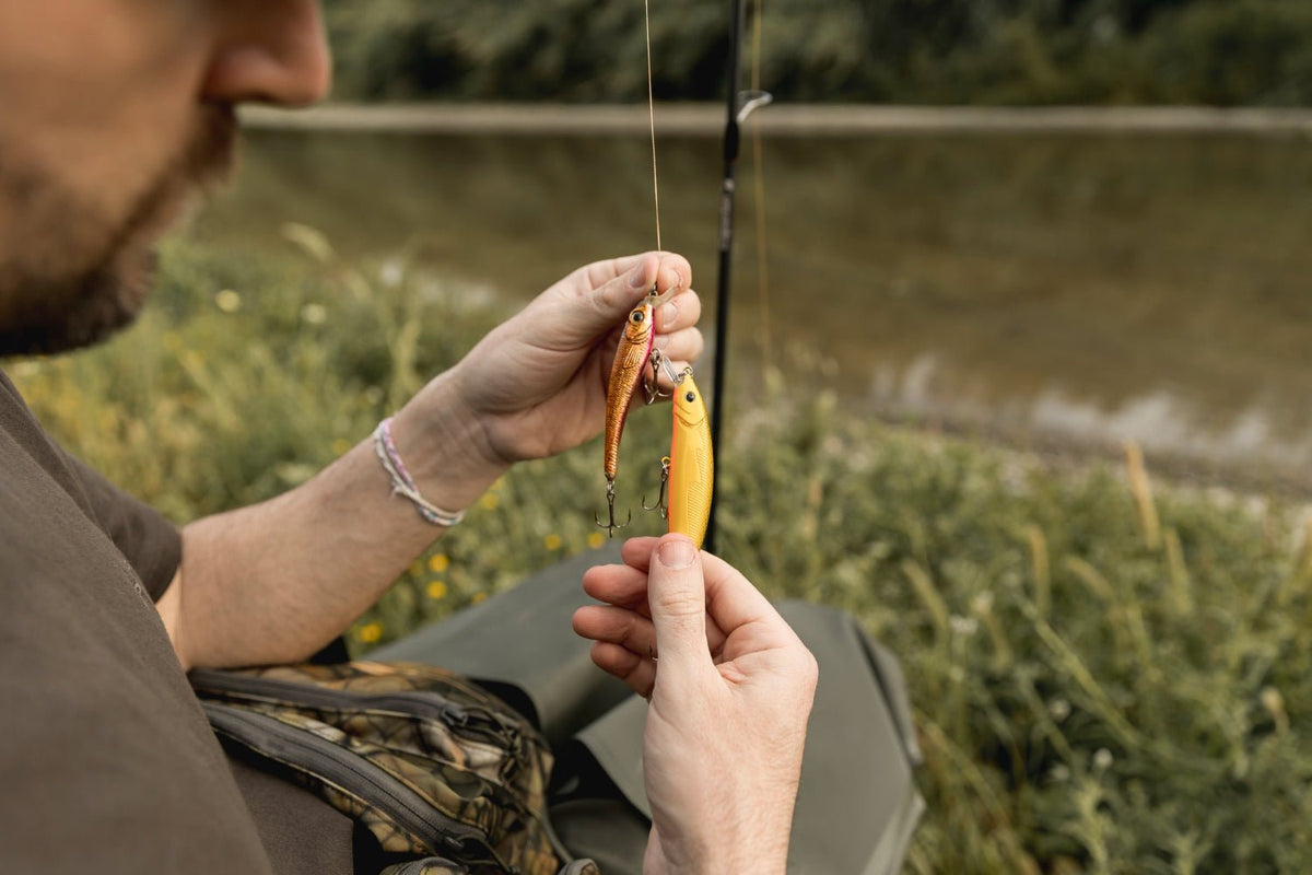Traditional vs. Modern Fishing Methods: Comparing Time-Tested Techniqu –  BUZZERFISH